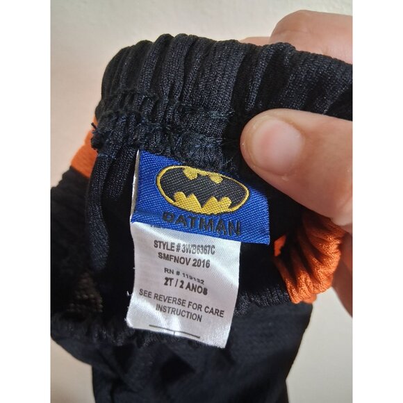Batman 2 Piece Outfit Athletic Basketball Play Boys Size 2T - Picture 9 of 11